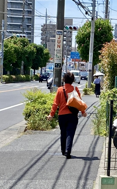 外反母趾の痛みは、がんばって歩いても治りません。【テニスショップ通販店長のブログ＠テニスショップLAFINO 西山克久】